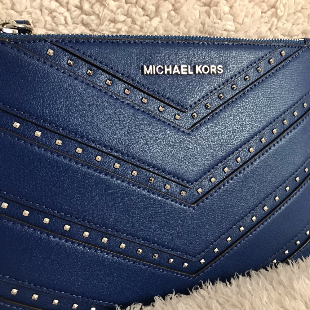 🆕NWT Michael Kors XL Ellis Clutch Cobalt - Picture 5 of 8